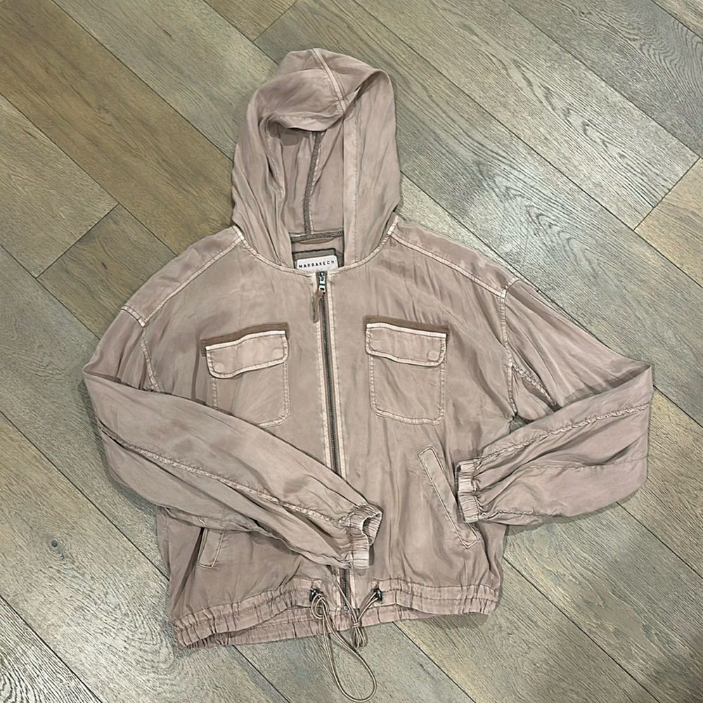 Marrakech soft thin light weight jacket l has a silky feel. Worn once